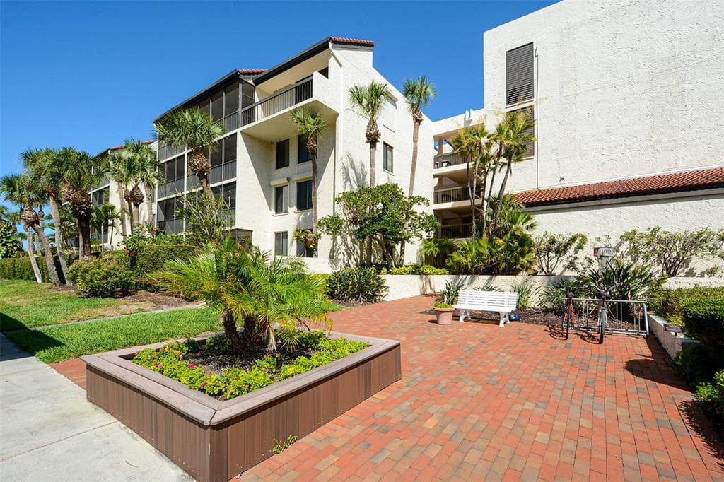 1925 GULF OF MEXICO DRIVE # G8-302, LONGBOAT KEY, FL 34228