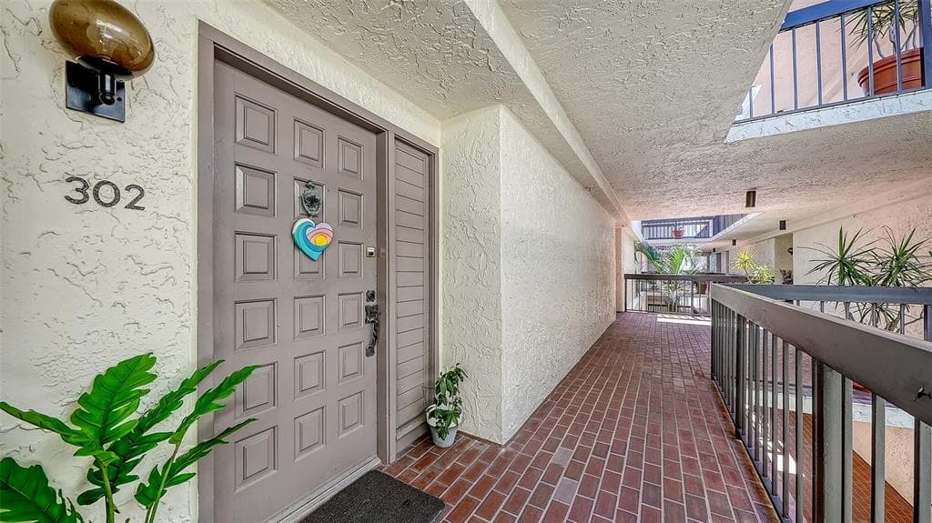 1925 GULF OF MEXICO DRIVE # G8-302, LONGBOAT KEY, FL 34228 — zdjęcie 4