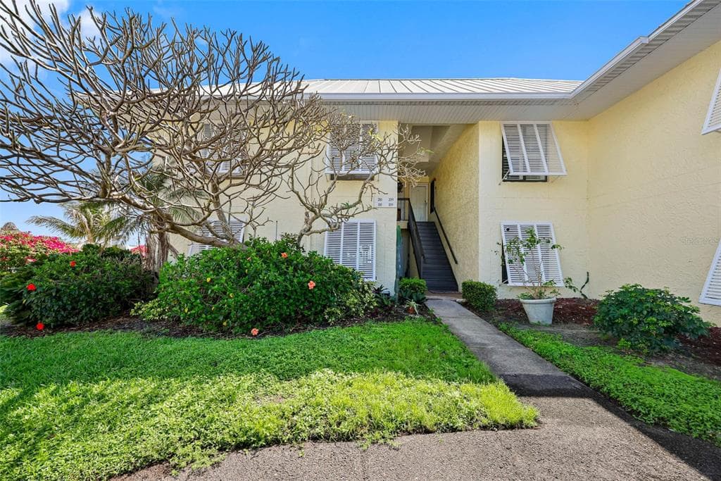 7300 SUNSHINE SKYWAY LANE S # 210, ST PETERSBURG, FL 33711