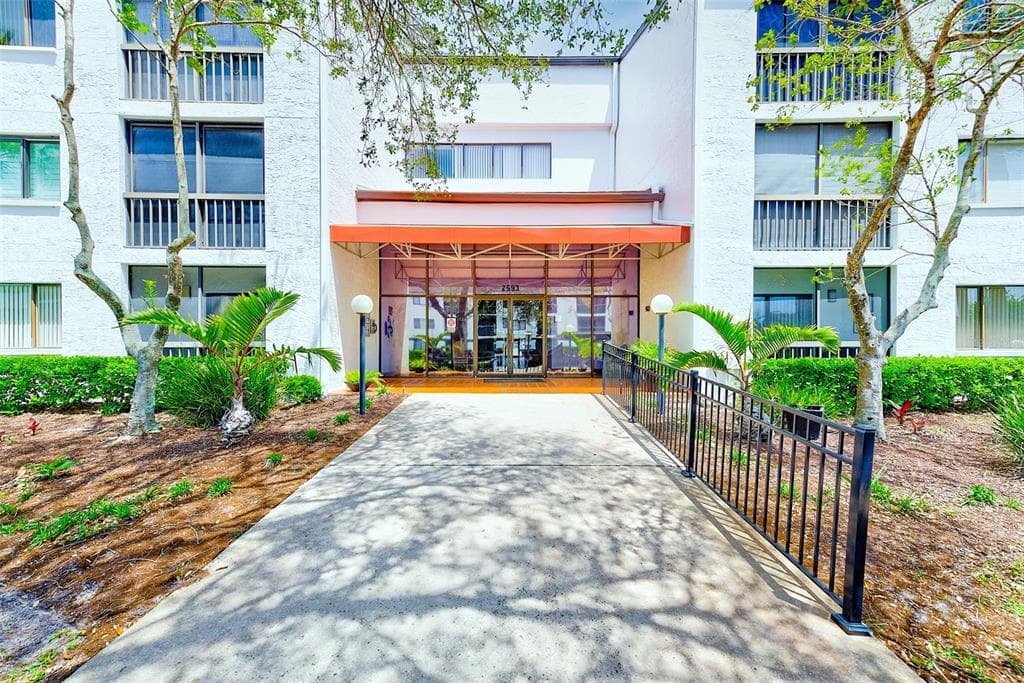 2593 COUNTRYSIDE BOULEVARD # 7206, CLEARWATER, FL 33761