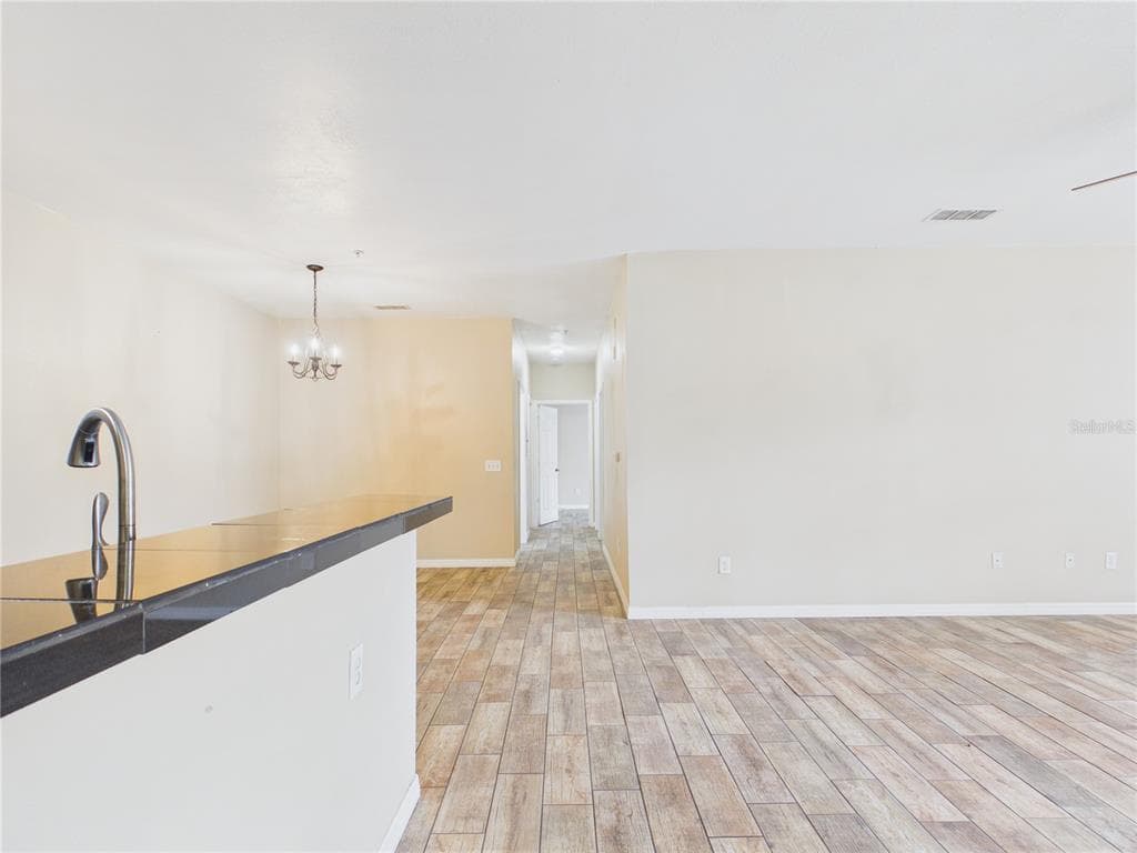 16305 ENCLAVE VILLAGE DRIVE # 102, TAMPA, FL 33647 — zdjęcie 5