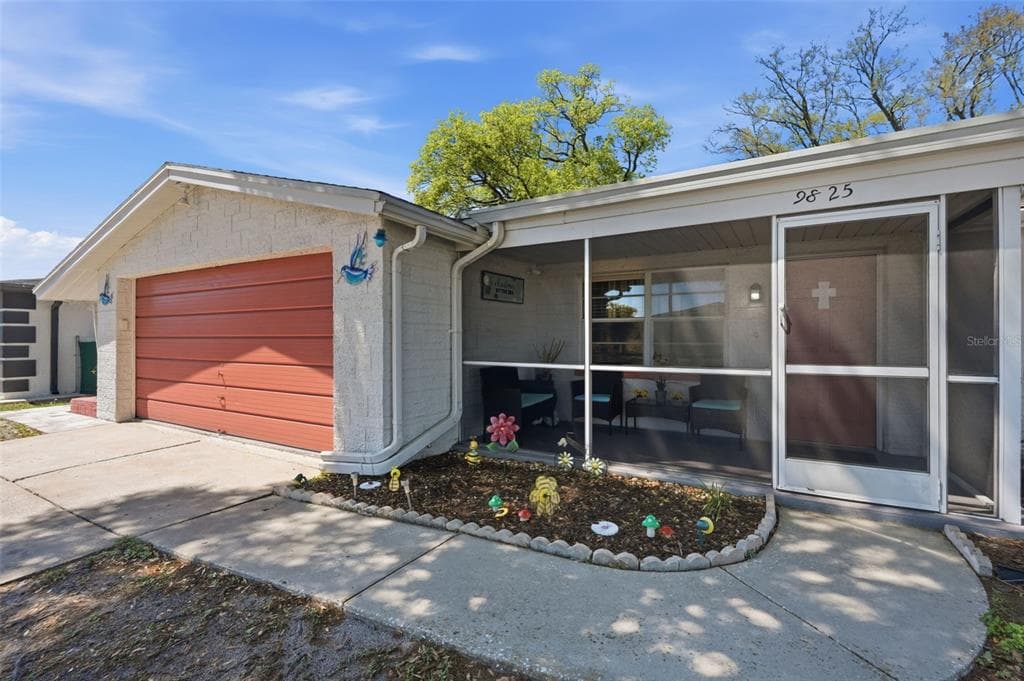 9825 LAKESIDE LANE, PORT RICHEY, FL 34668 — zdjęcie 2