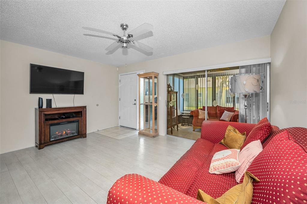 1121 QUEEN ANNE DRIVE # C, PALM HARBOR, FL 34684 — zdjęcie 5