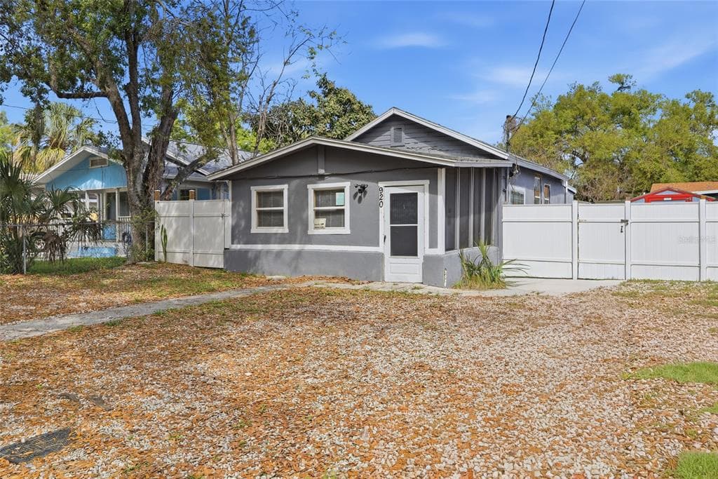 920 E ANNIE STREET, TAMPA, FL 33612
