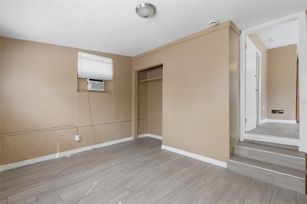 920 E ANNIE STREET, TAMPA, FL 33612 — zdjęcie 5