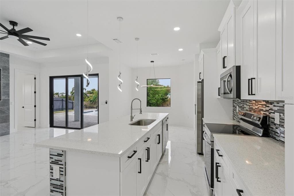 12 SE 17TH AVENUE, CAPE CORAL, FL 33990 — zdjęcie 4