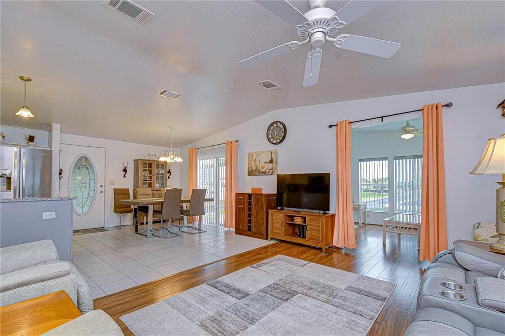 37232 NEUKOM AVENUE, ZEPHYRHILLS, FL 33541 — zdjęcie 4