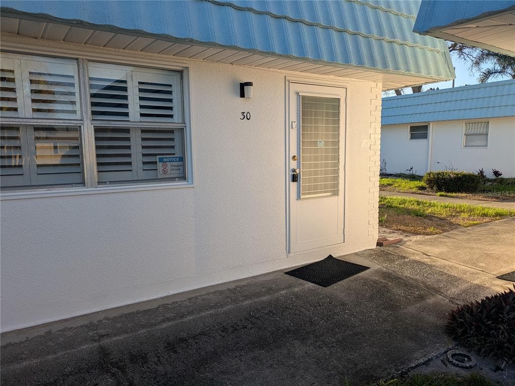 1801 BEDFORD LANE # 30, SUN CITY CENTER, FL 33573