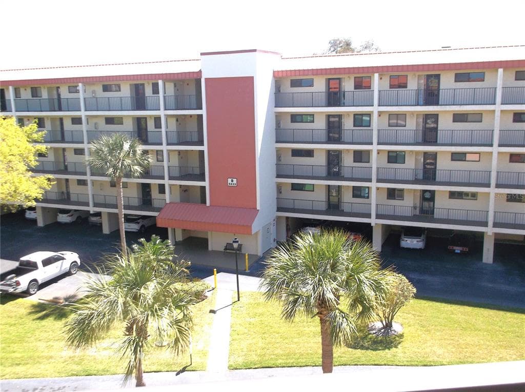 9433 HARBOR GREENS WAY # 305, SEMINOLE, FL 33776