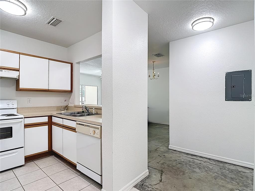 6446 CYPRESSDALE DRIVE # 202, RIVERVIEW, FL 33578 — zdjęcie 5