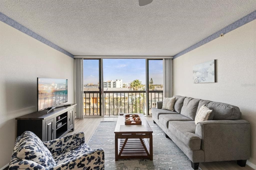 255 DOLPHIN POINT # 513, CLEARWATER BEACH, FL 33767 — zdjęcie 5