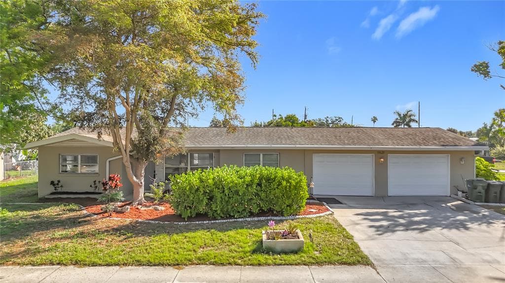 1521 BANYAN DR., VENICE, FL 34293