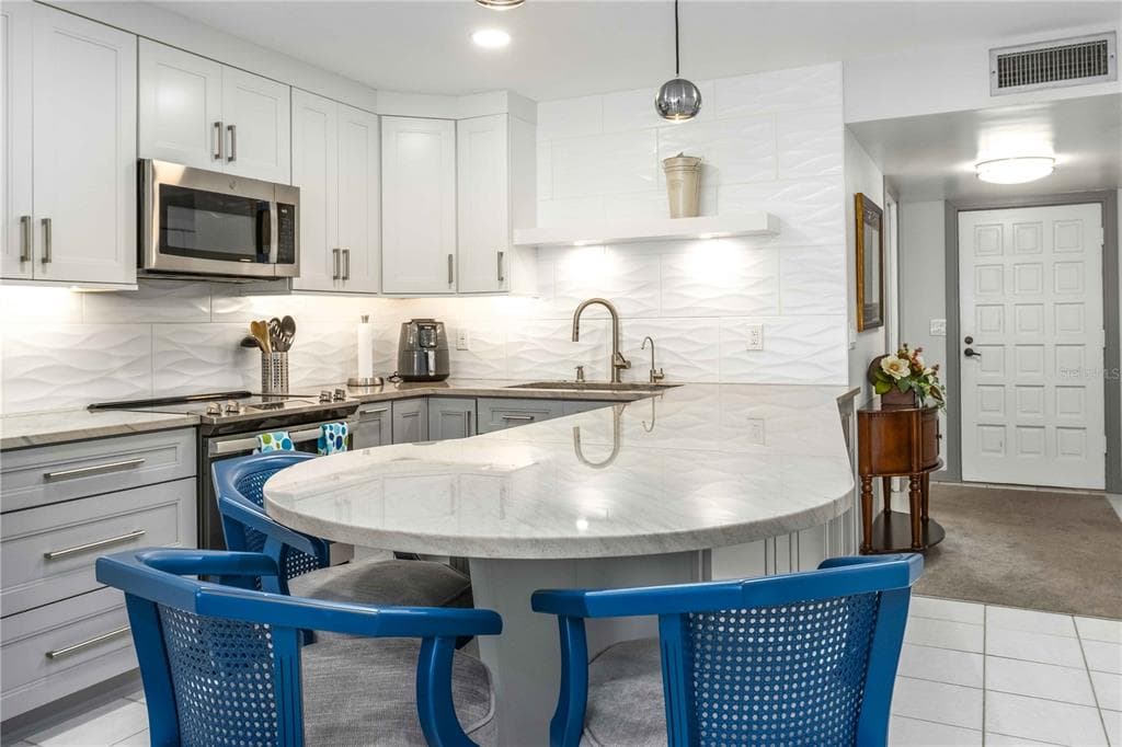 105 ISLAND WAY # 142, CLEARWATER BEACH, FL 33767 — zdjęcie 5