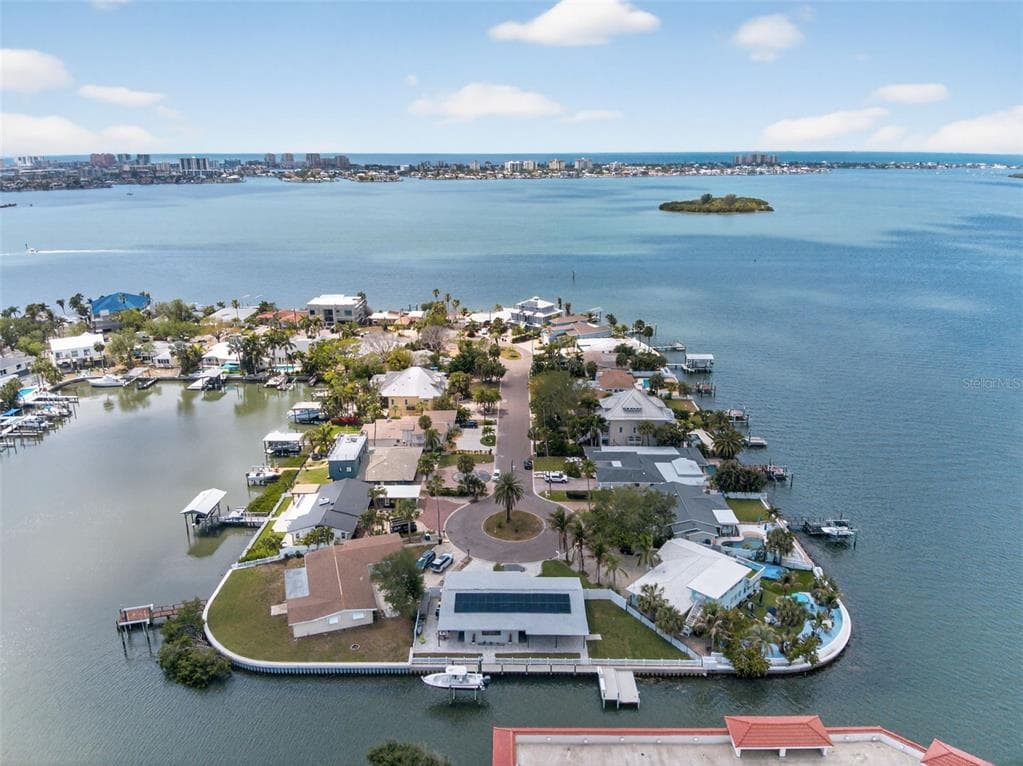 1866 VENETIAN POINT DRIVE, CLEARWATER, FL 33755