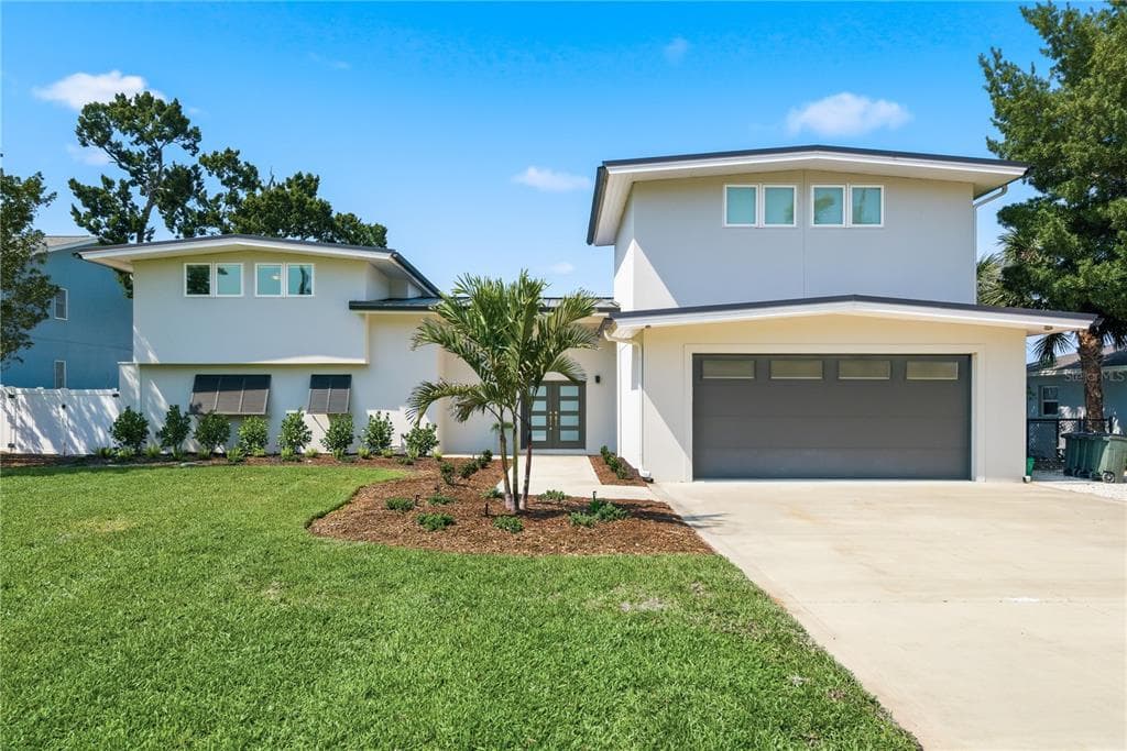 915 BAYSHORE DRIVE, TARPON SPRINGS, FL 34689