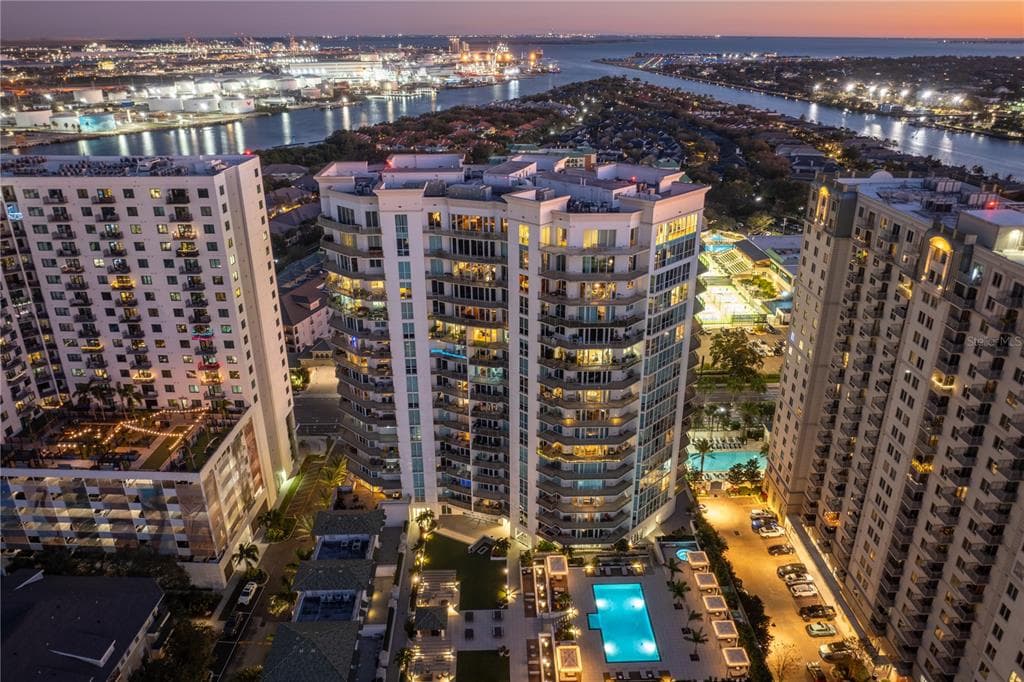 450 KNIGHTS RUN AVENUE # 1801, TAMPA, FL 33602