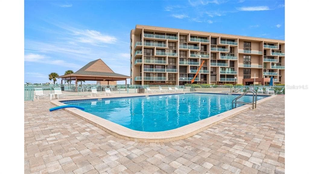 1 KEY CAPRI # 104-East, TREASURE ISLAND, FL 33706 — zdjęcie 2