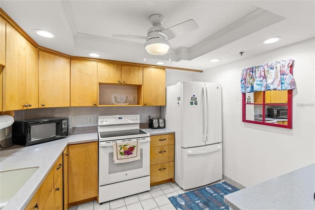 1 KEY CAPRI # 104-East, TREASURE ISLAND, FL 33706 — zdjęcie 5