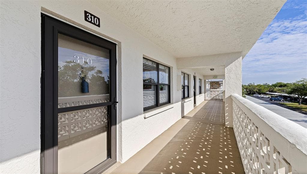 4910 BAY STREET NE # 310, ST PETERSBURG, FL 33703 — zdjęcie 2