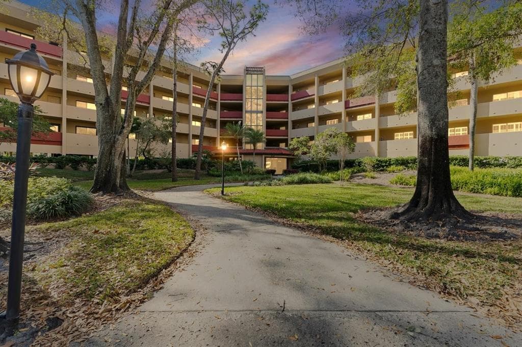 3076 EASTLAND BOULEVARD # 210, CLEARWATER, FL 33761 — zdjęcie 2