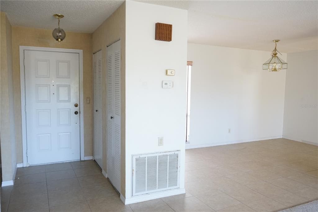 302 BRYCE COURT, SUN CITY CENTER, FL 33573 — zdjęcie 3