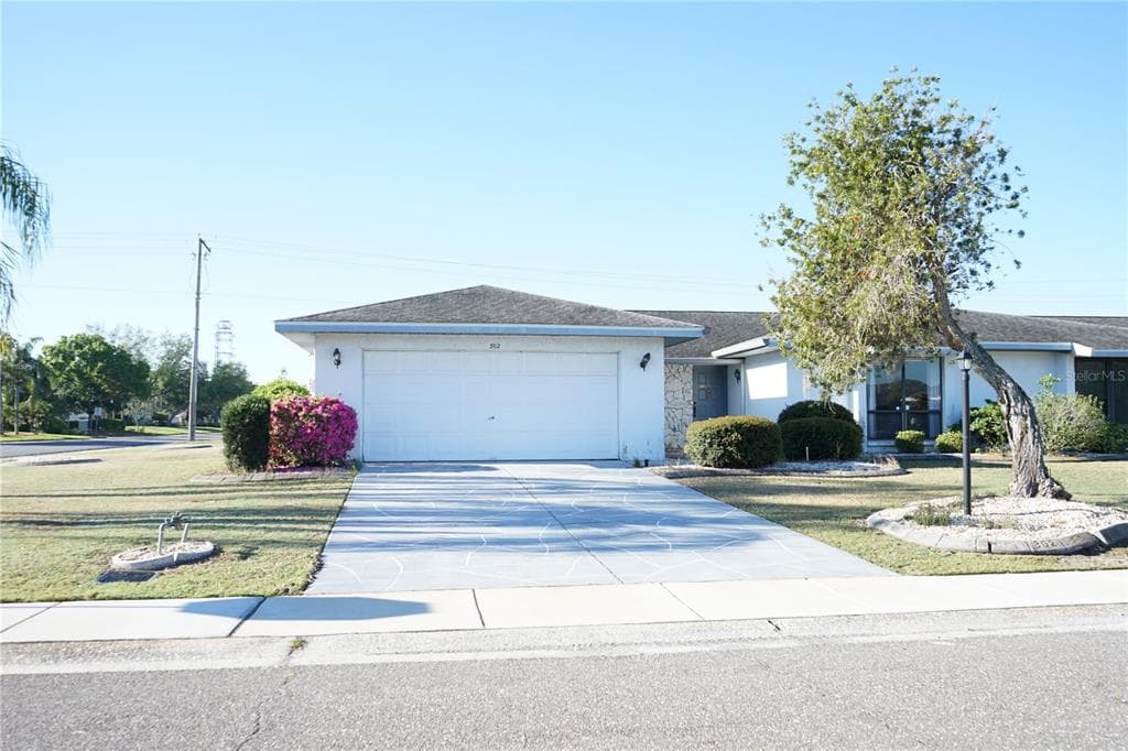 302 BRYCE COURT, SUN CITY CENTER, FL 33573