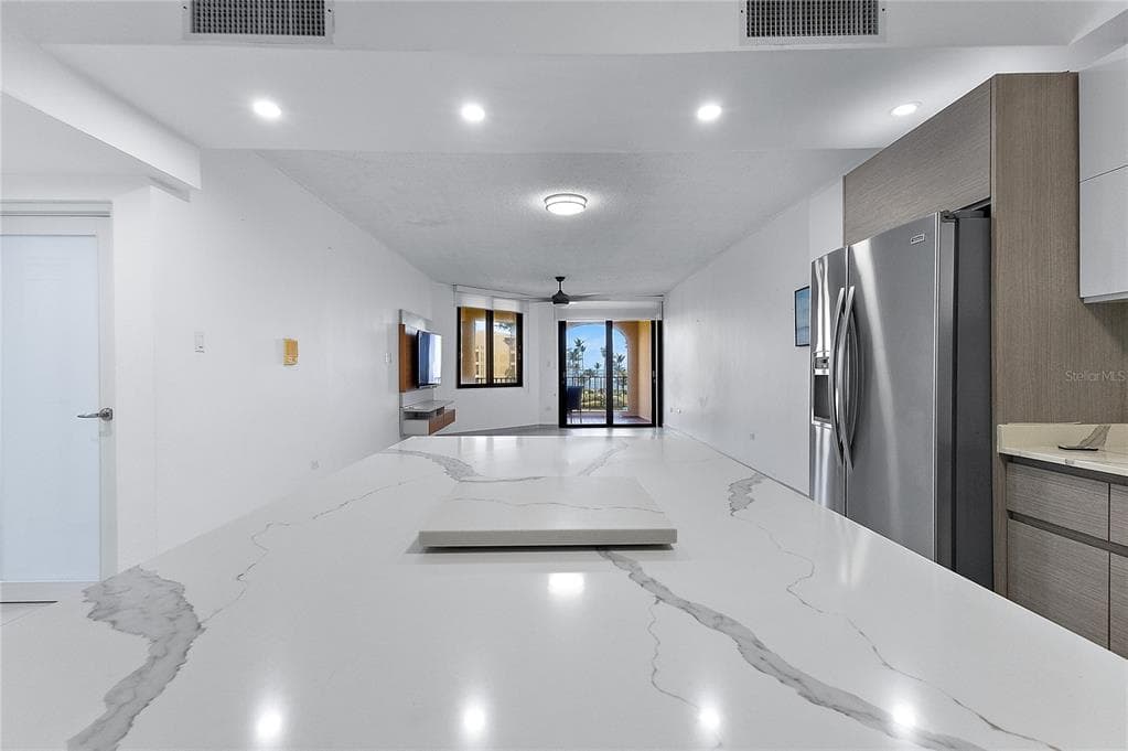 190 CANDELERO DRIVE # 175, HUMACAO, PR 00791
