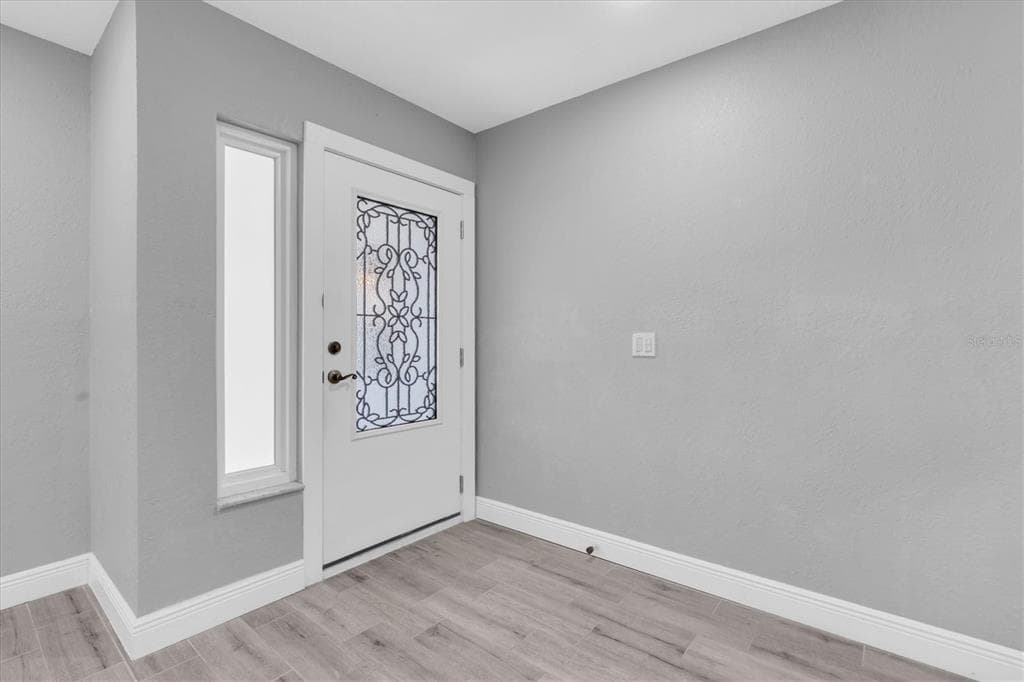 5619 DENVER STREET NE, ST PETERSBURG, FL 33703 — zdjęcie 2