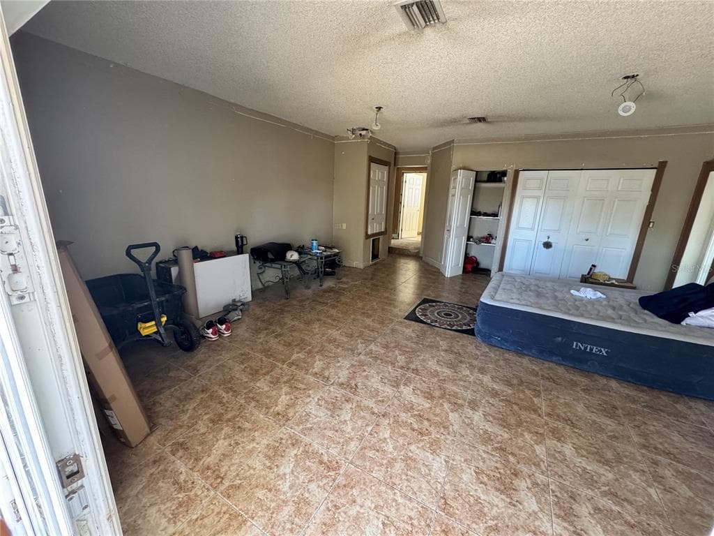 651 69TH AVENUE S, ST PETERSBURG, FL 33705 — zdjęcie 5