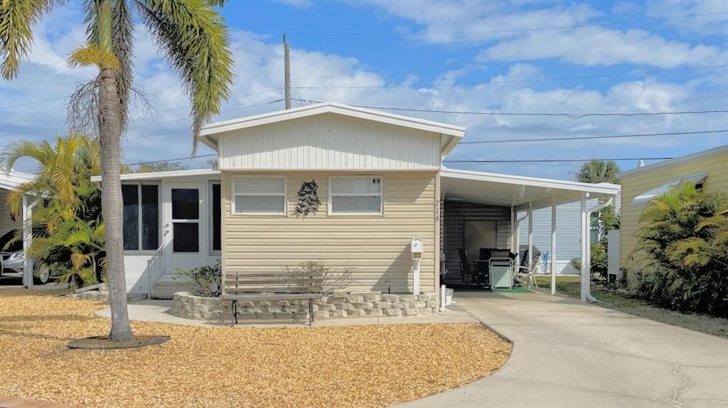 716 CAREFREE, VENICE, FL 34285