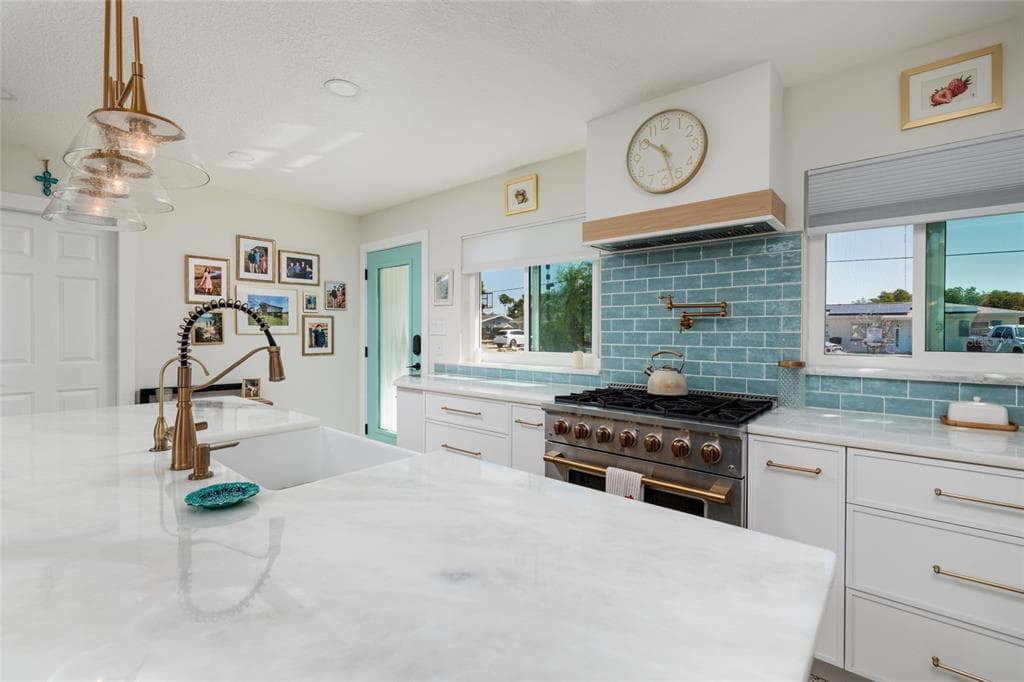 9298 SUN ISLE DRIVE NE, ST PETERSBURG, FL 33702 — zdjęcie 2