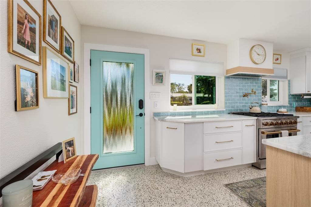 9298 SUN ISLE DRIVE NE, ST PETERSBURG, FL 33702 — zdjęcie 3