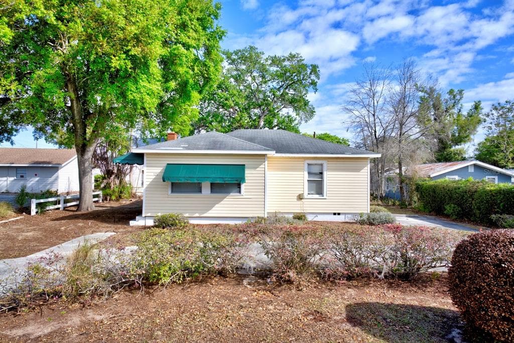 121 BATES AVENUE SE, WINTER HAVEN, FL 33880
