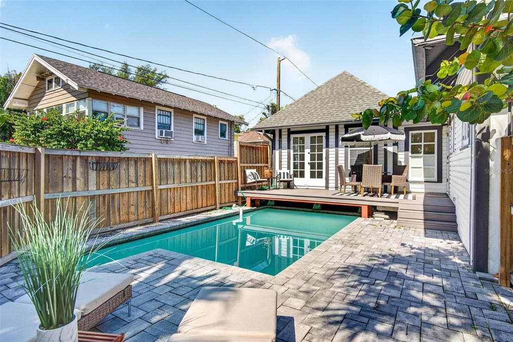 1330 CHERRY STREET NE, ST PETERSBURG, FL 33701 — zdjęcie 4