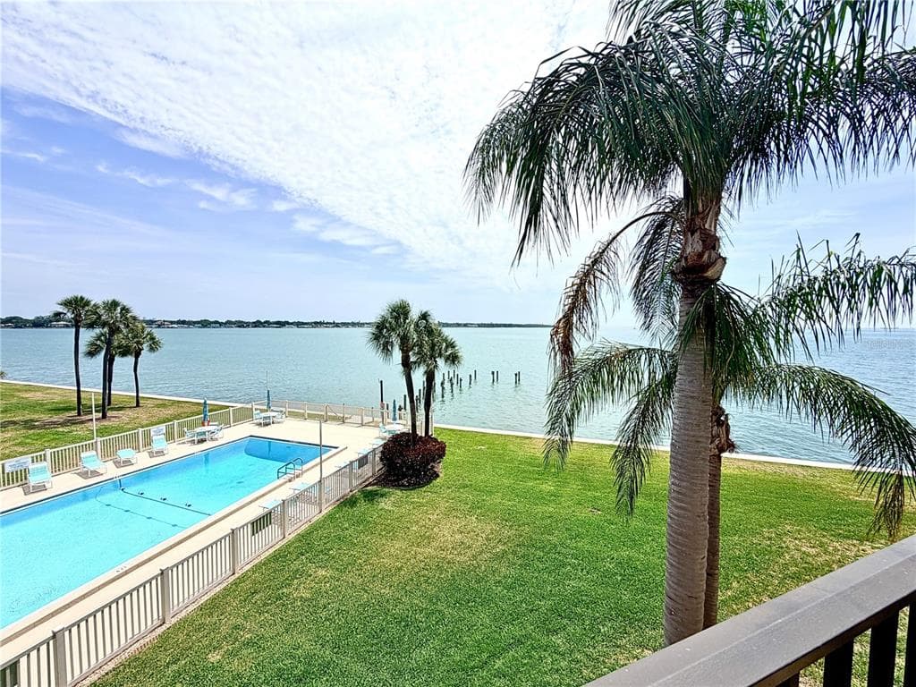 7520 SUNSHINE SKYWAY LANE S # T18, ST PETERSBURG, FL 33711 — zdjęcie 4