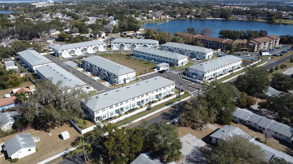 1075 E CAROLINE STREET, TAVARES, FL 32778 — zdjęcie 3