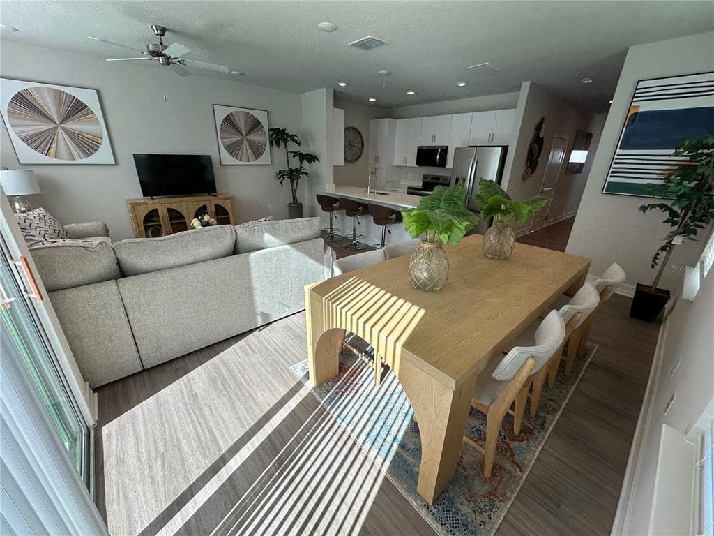 1057 E CAROLINE STREET, TAVARES, FL 32778 — zdjęcie 2