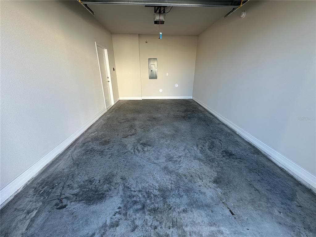 1057 E CAROLINE STREET, TAVARES, FL 32778 — zdjęcie 4