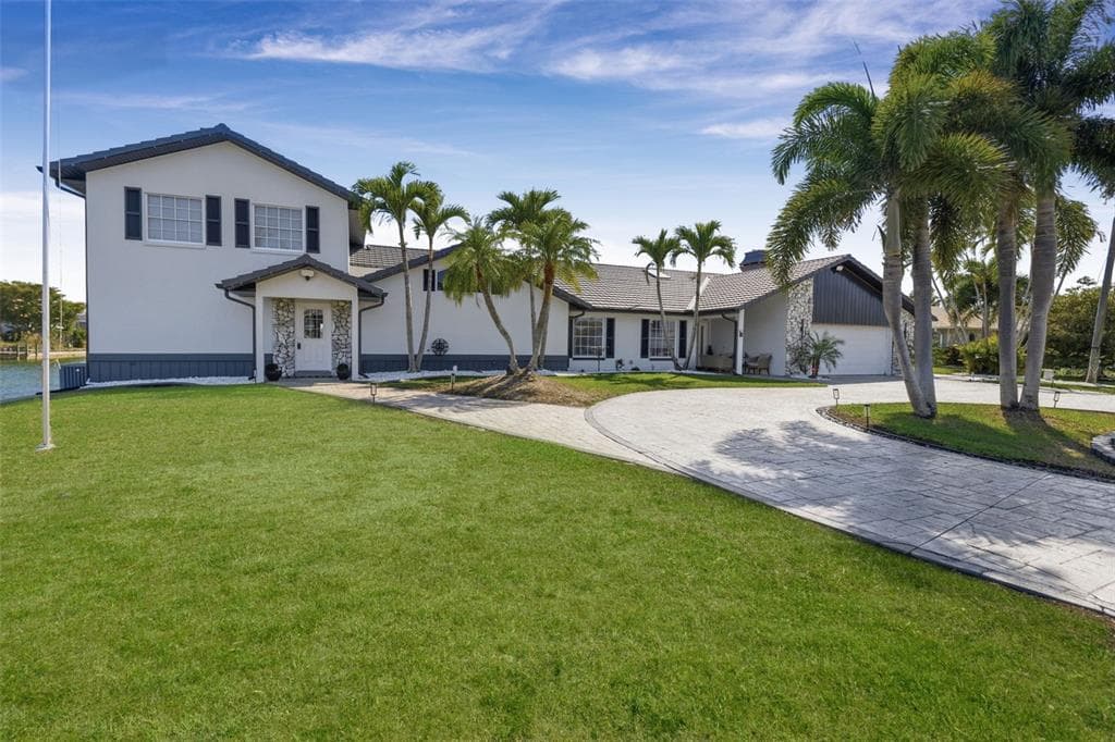 29 SE 10TH AVENUE, CAPE CORAL, FL 33990