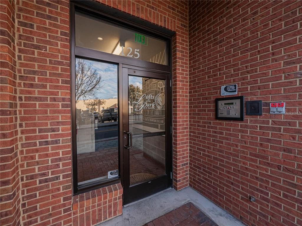 125 N KENTUCKY AVENUE # 203, LAKELAND, FL 33801 — zdjęcie 3