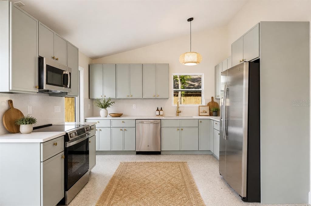 419 64TH AVENUE S, ST PETERSBURG, FL 33705 — zdjęcie 3