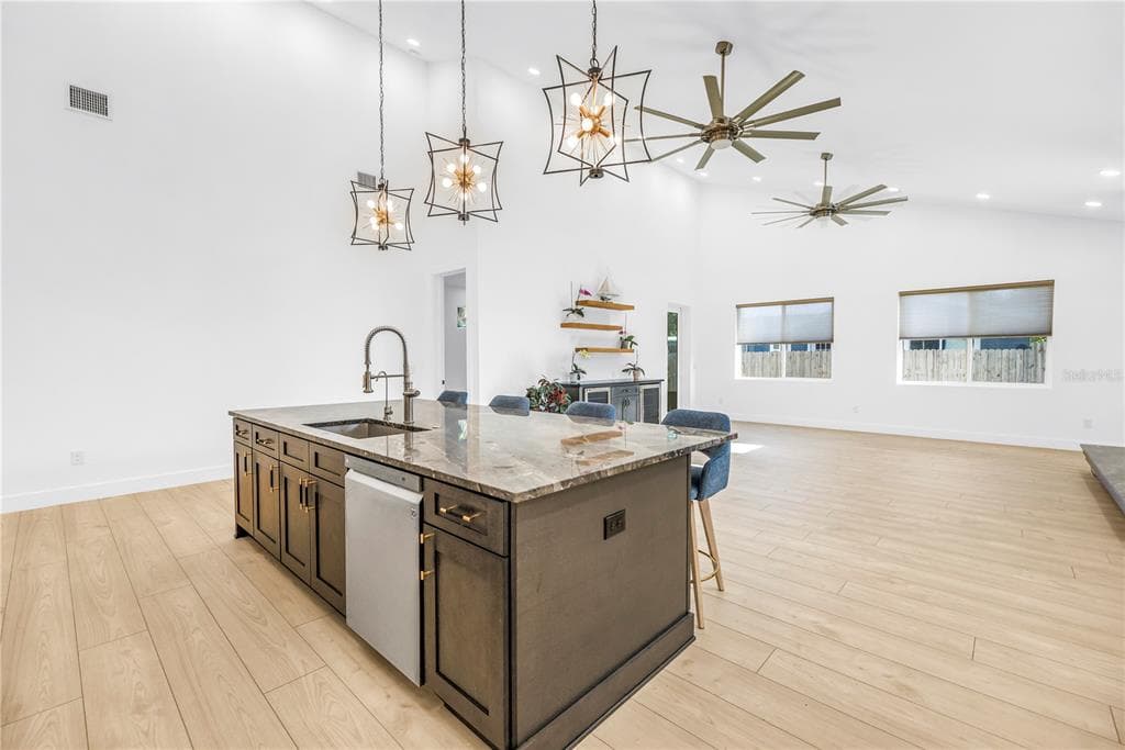 4907 15TH AVENUE N, ST PETERSBURG, FL 33710 — zdjęcie 5