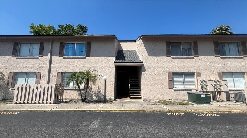 7524 NEEDLE LEAF PLACE # 32, TAMPA, FL 33617