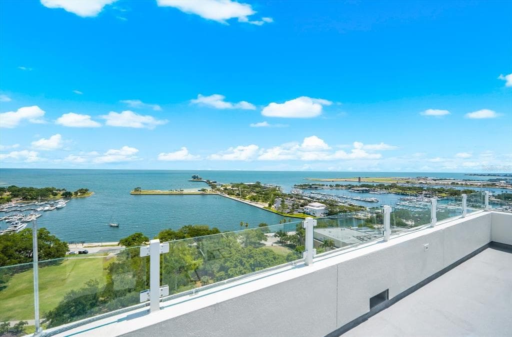 176 4TH AVENUE NE # 201, ST PETERSBURG, FL 33701