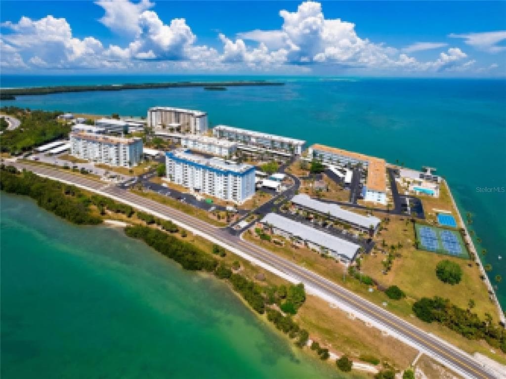 7 ISLAND PARK PLACE # 204, DUNEDIN, FL 34698