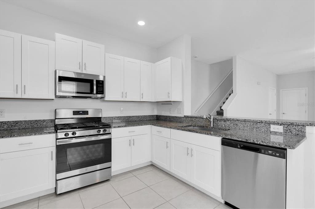 8299 BIRCH HAVEN LANE, NEW PORT RICHEY, FL 34655 — zdjęcie 4