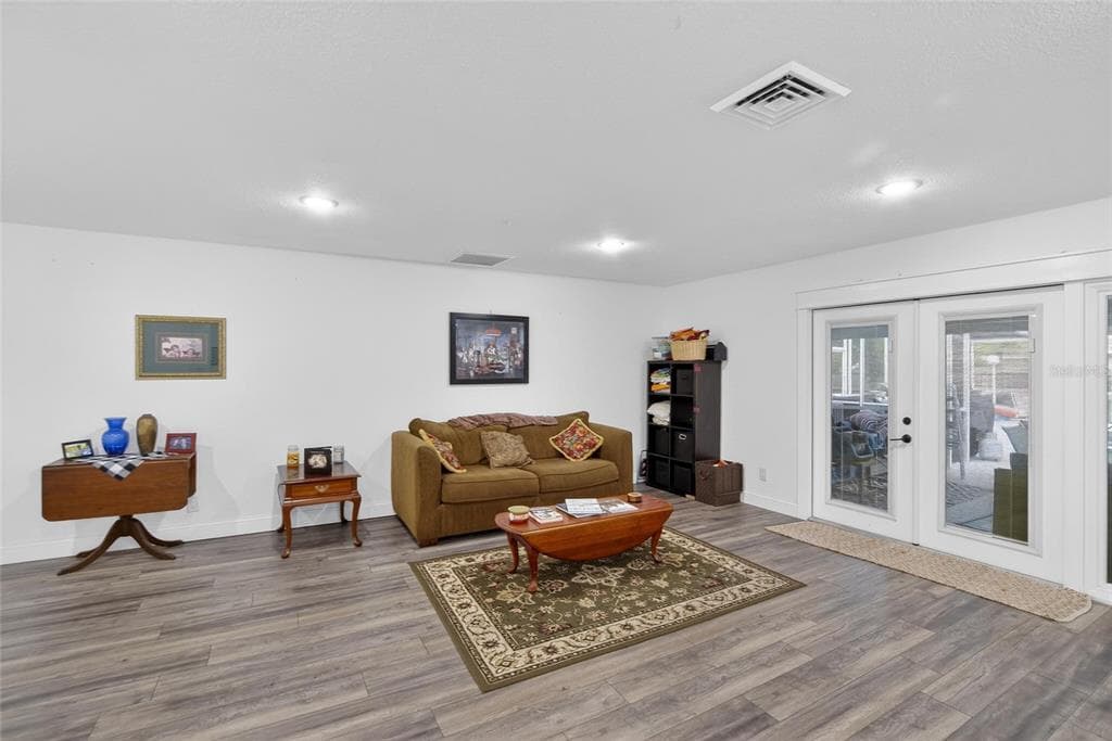 723 W PINEDALE DRIVE, PLANT CITY, FL 33563 — zdjęcie 3