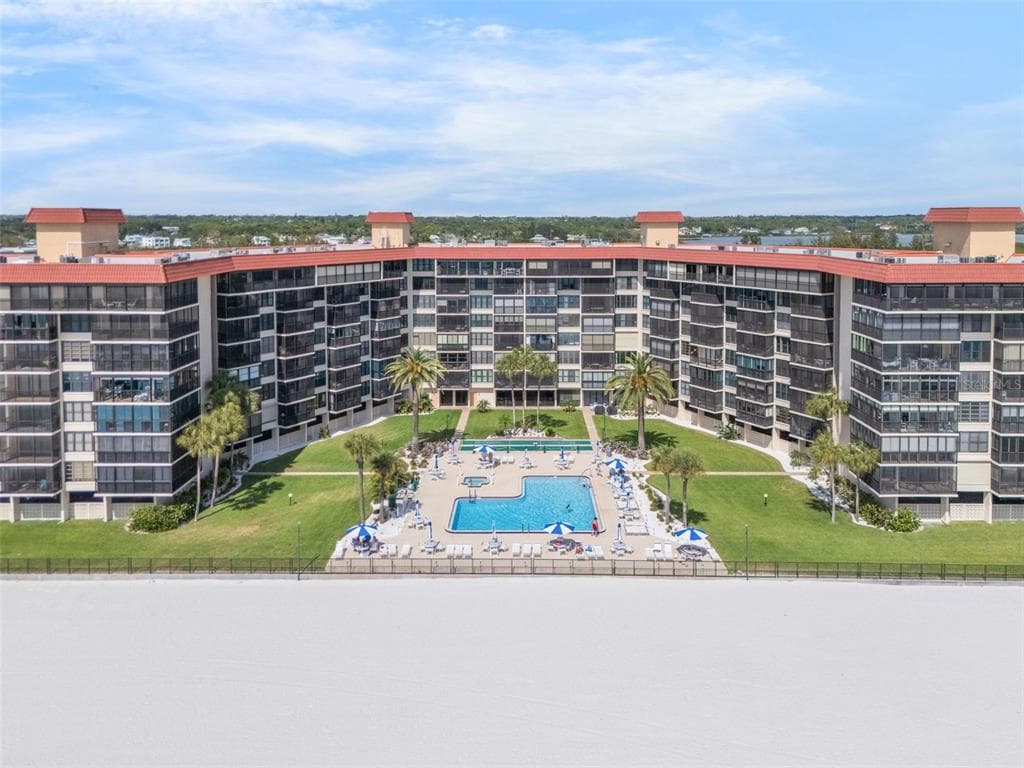 18304 GULF BOULEVARD # 105, REDINGTON SHORES, FL 33708 — zdjęcie 2