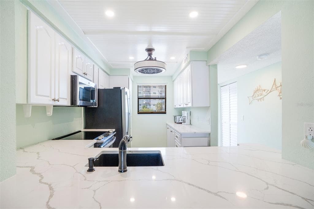 18304 GULF BOULEVARD # 105, REDINGTON SHORES, FL 33708 — zdjęcie 5
