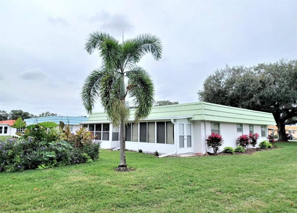 1802 BEDFORD LANE # 1, SUN CITY CENTER, FL 33573